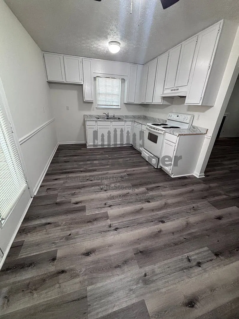 3 bed, 2.5 bath, 1506 sqft, $1,900 — Photo 2