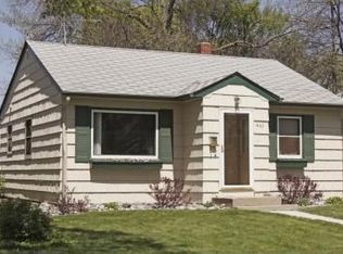 441 Oakland Ave S, Fargo, ND 58103