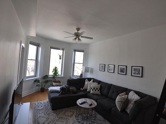 5th image of 2431 W Cortez St APT 3