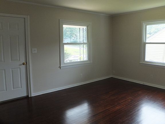 Living room & front entrance