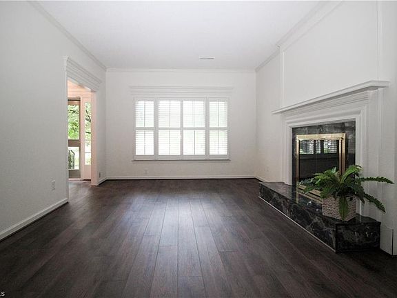 5th image of 39 Fountain Manor Dr Unit A