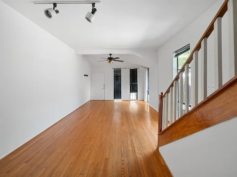 518 Hawthorne St #2 — Photo 7