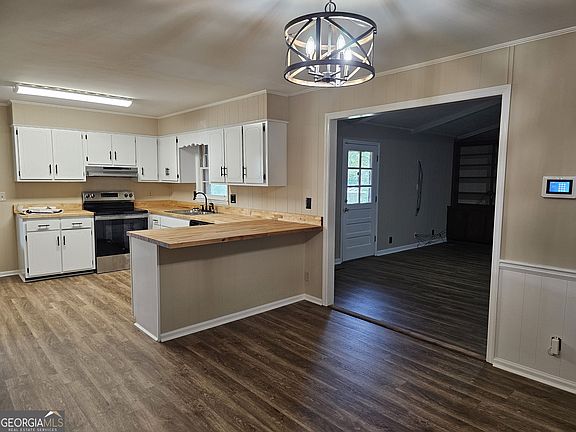 3rd image of 1715 Highland Ave