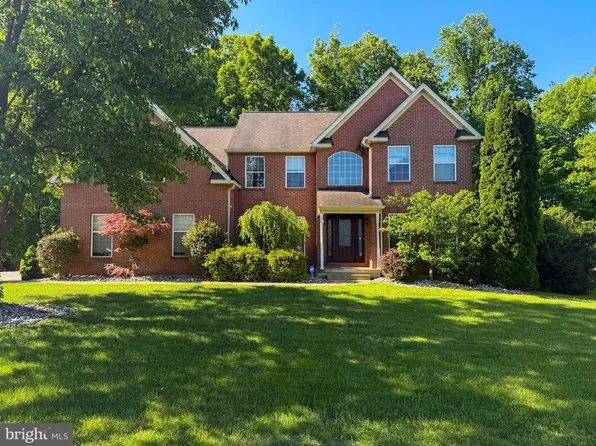 13 Whirlaway Dr, Bear, DE 19701