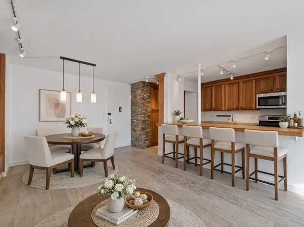 245 East 25th Street image 1 of 12