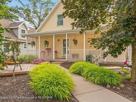 2nd image of 8740 Lakeview Dr