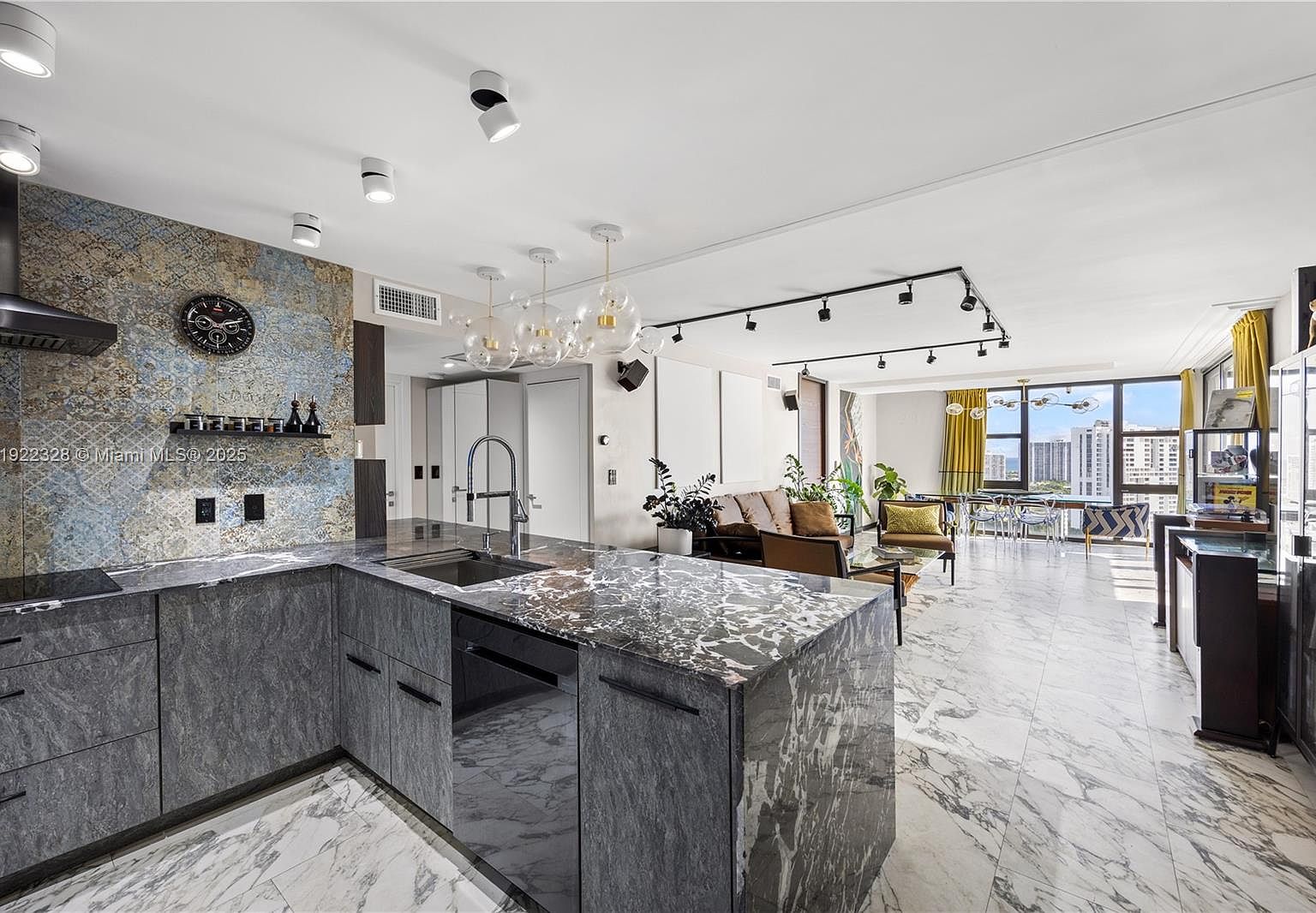 20379 W Country Club Dr APT 2333