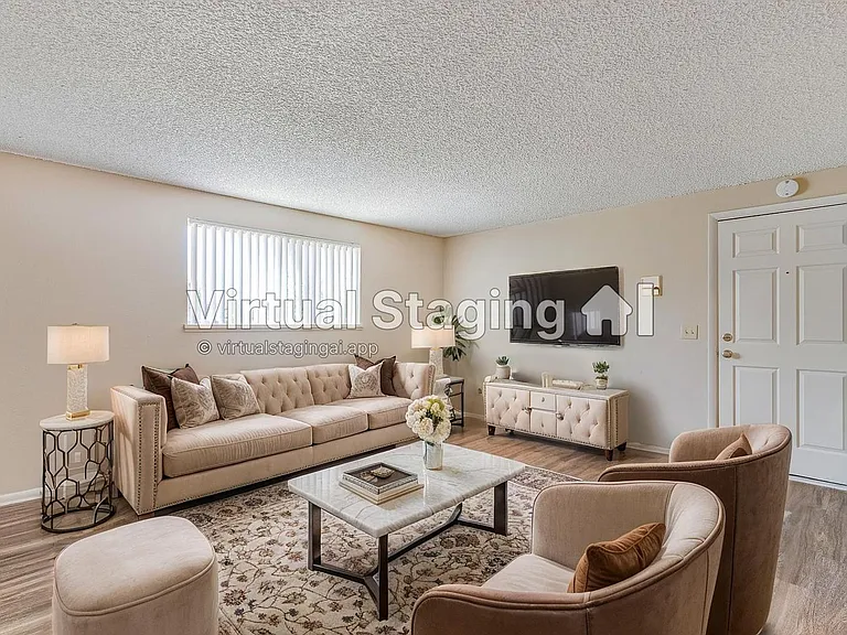 Woodridge Apartments — Photo 10