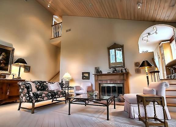 4th image of 5822 Hobe Ct W