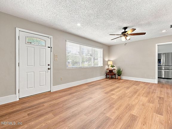 2nd image of 1049 NIGHTINGALE Road