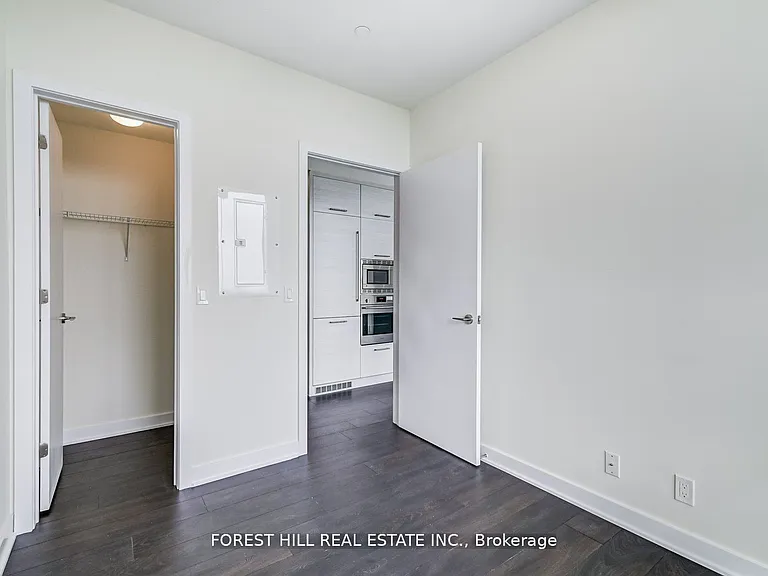 2221 Yonge St #5602 — Photo 12