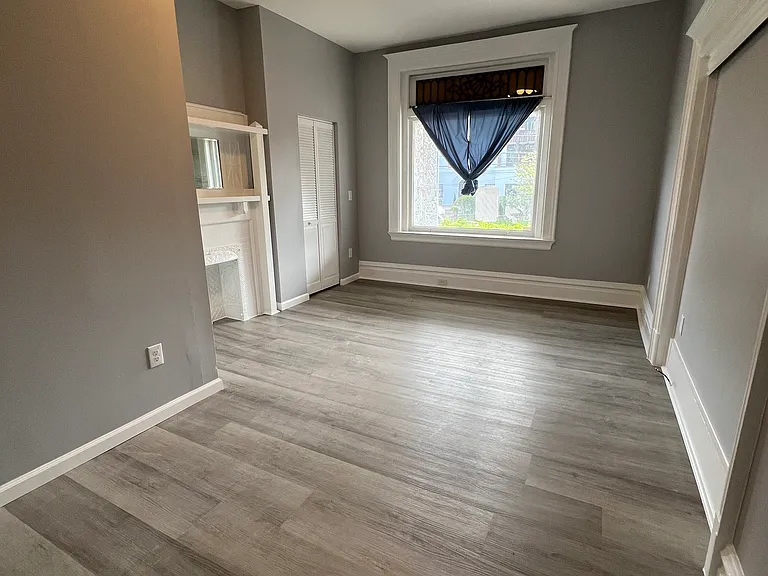 210 E End Ave #3 — Photo 2