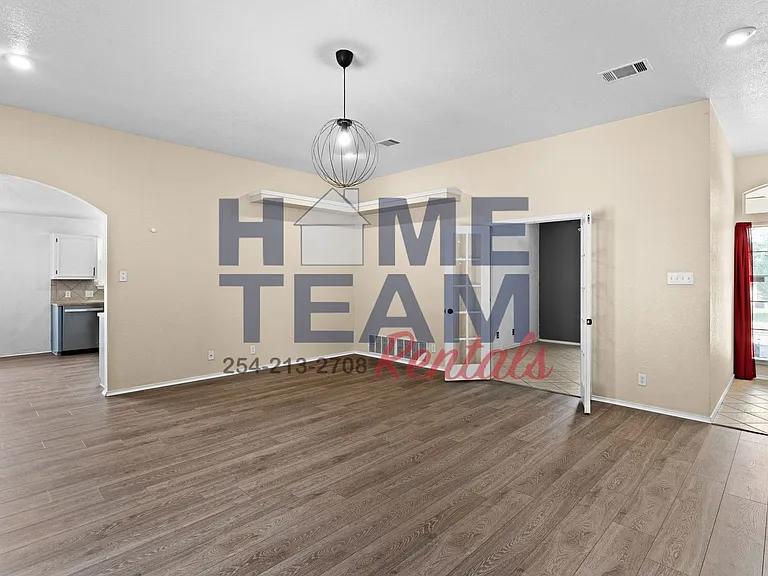 4009 Tiger Dr — Photo 2
