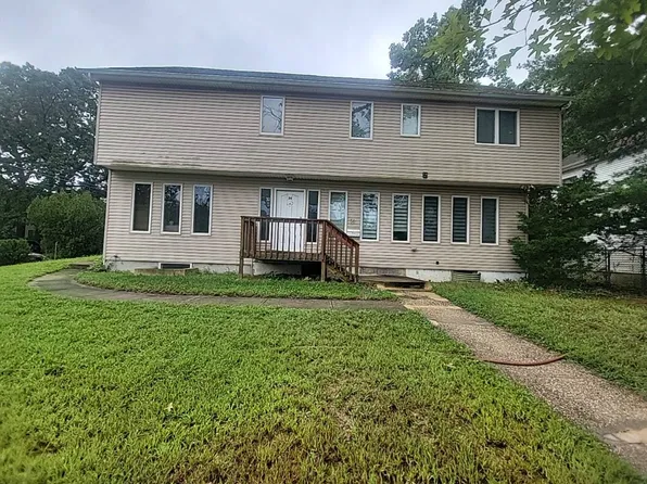 56 Carey St, Lakewood, NJ 08701
