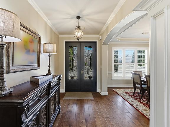 5th image of 1301 Conser St