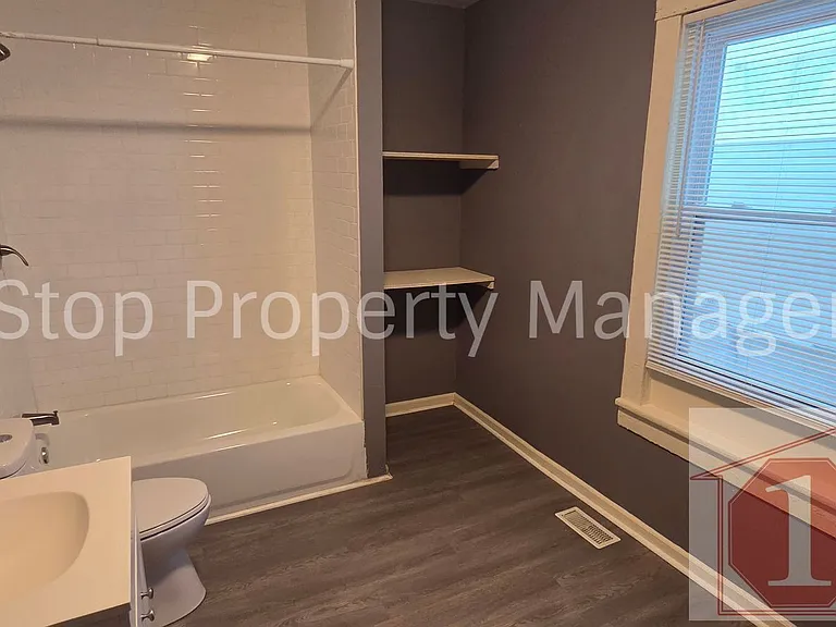 501 Kensington Ave — Photo 17