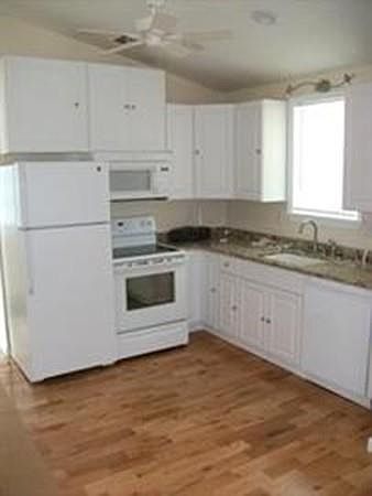 1st image of 384 Thacher St
