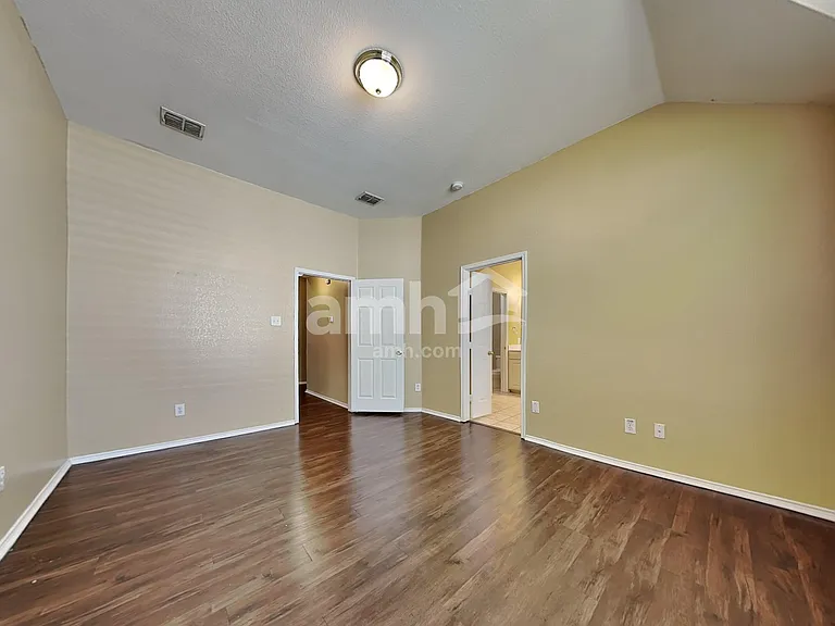 9613 Glenshee Dr — Photo 10