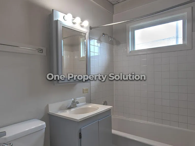 1327 Logan St — Photo 10