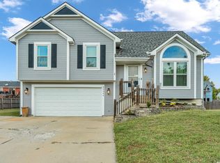 33046 W 88th Ter, De Soto, KS 66018