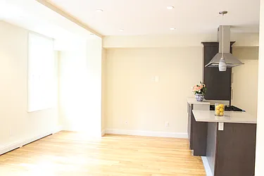 Rented by R New York