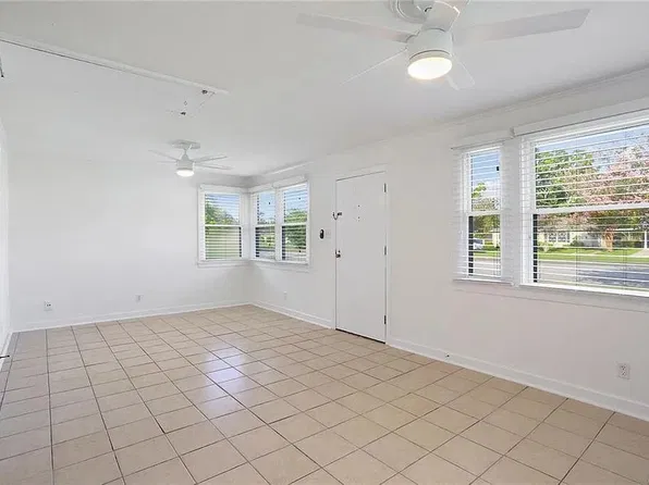 1118 Kabel Dr, New Orleans, LA 70131