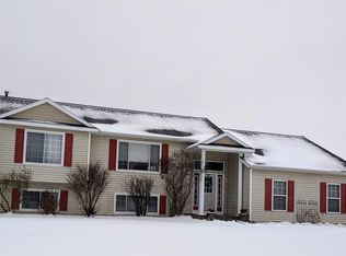 7961 Schoolside Dr, Hudsonville, MI 49426
