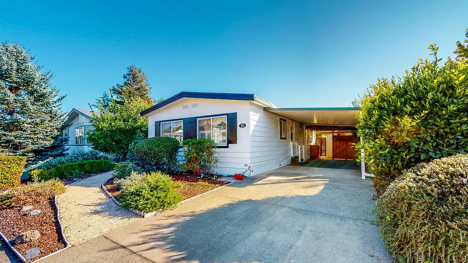 232 Regency Ct photo 1