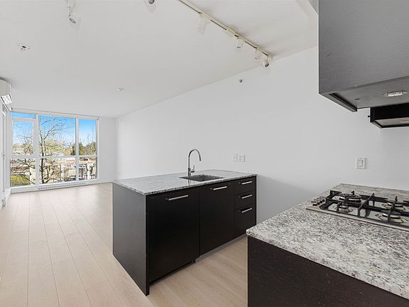 3rd image of 6180 Cooney Rd #610