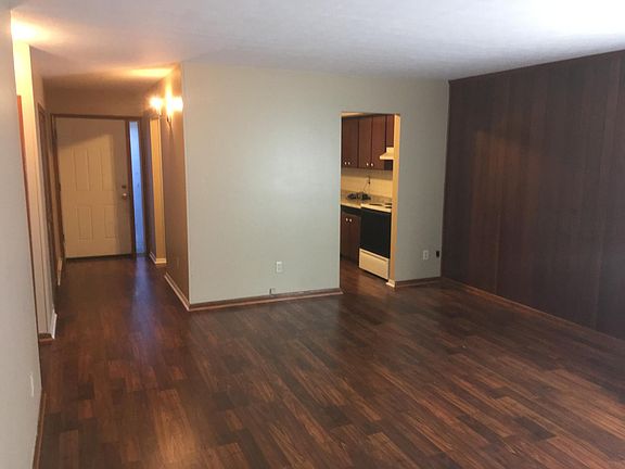5th image of 857 Beech Ct APT A