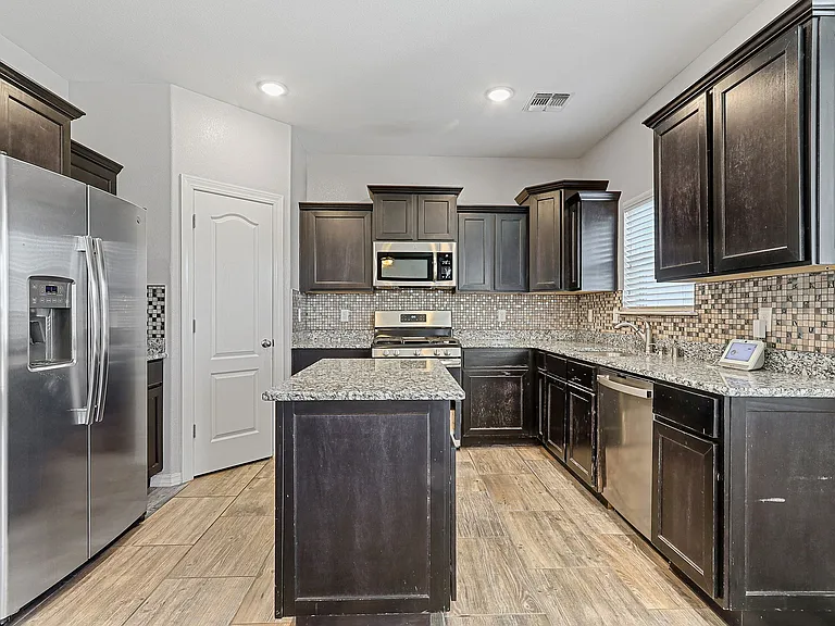 229 Gonzalo Cir — Photo 2