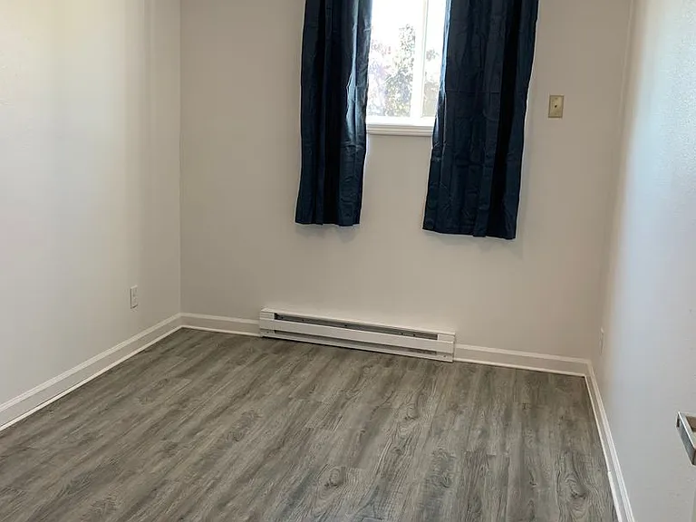 Crown Point Apartments — Photo 15