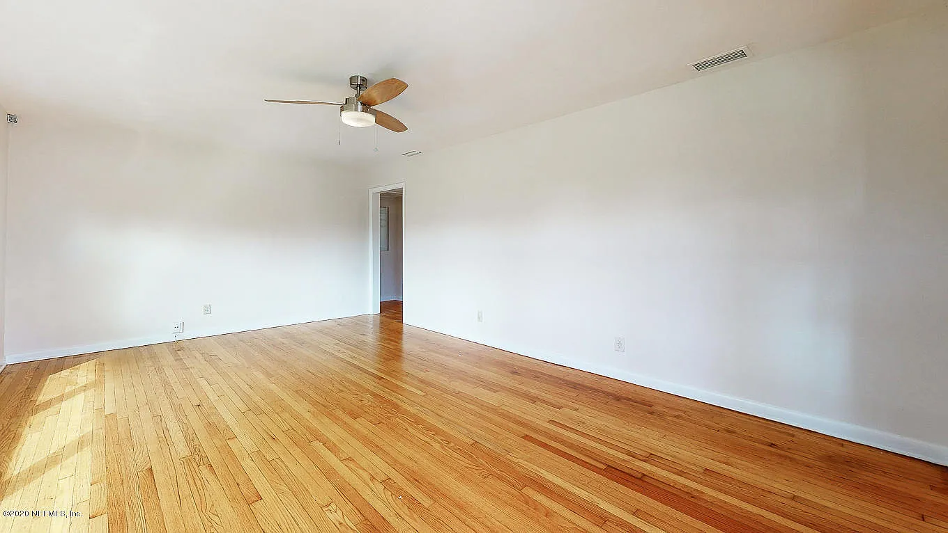 3 bed, 3.0 bath, 1700 sqft, $2,000 — Photo 3