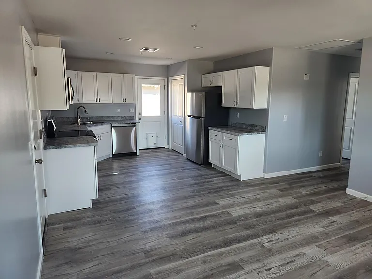 205 S 2nd St — Photo 5