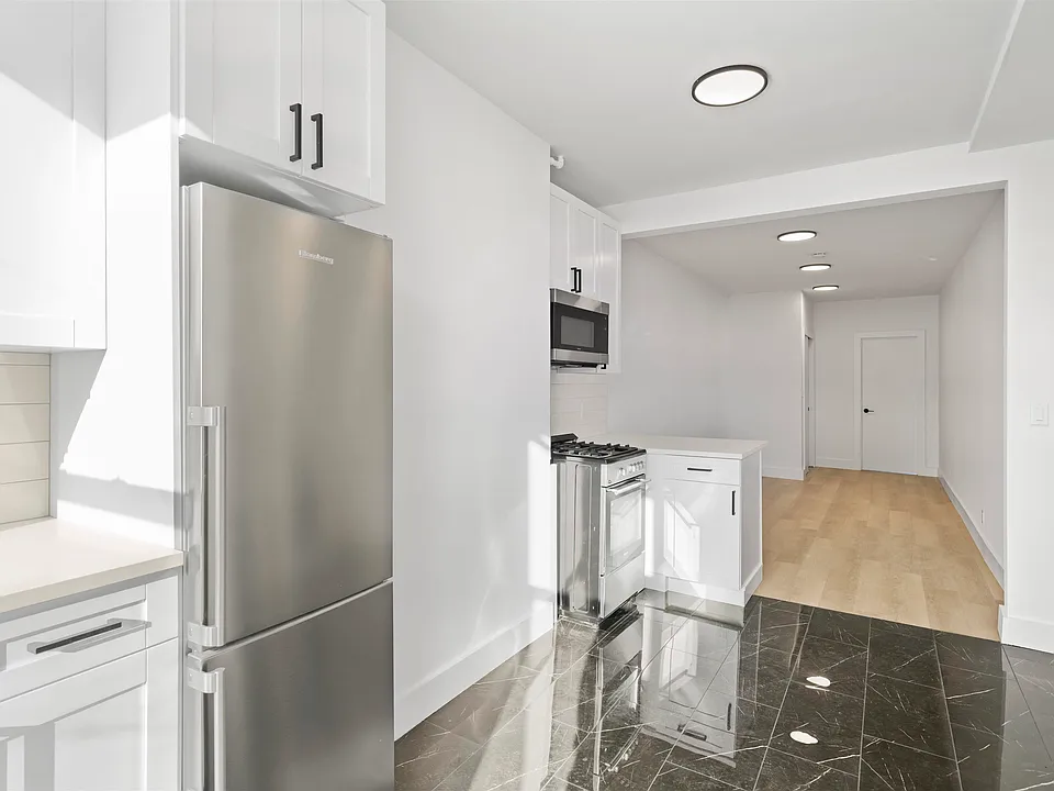 216 Madison St #5