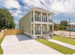205 Shrewsbury Rd, New Orleans, LA 70121