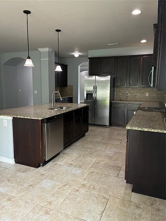 4 bed, 3.0 bath, 2876 sqft, $3,300 — Photo 4