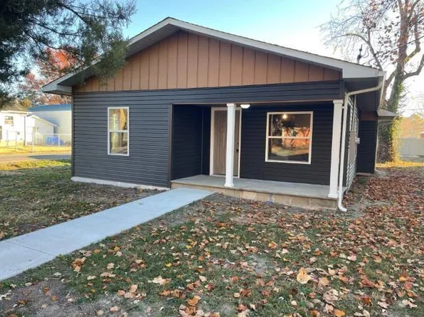 610 Glendale St, Benton, IL 62812