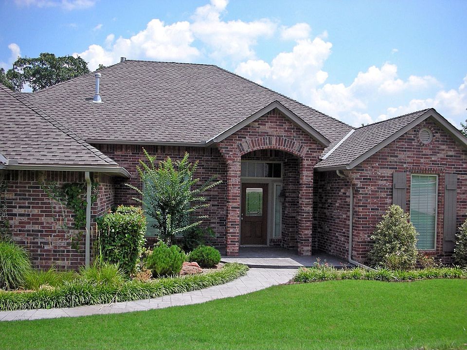Street VIew-Stamped Concrete Porch 