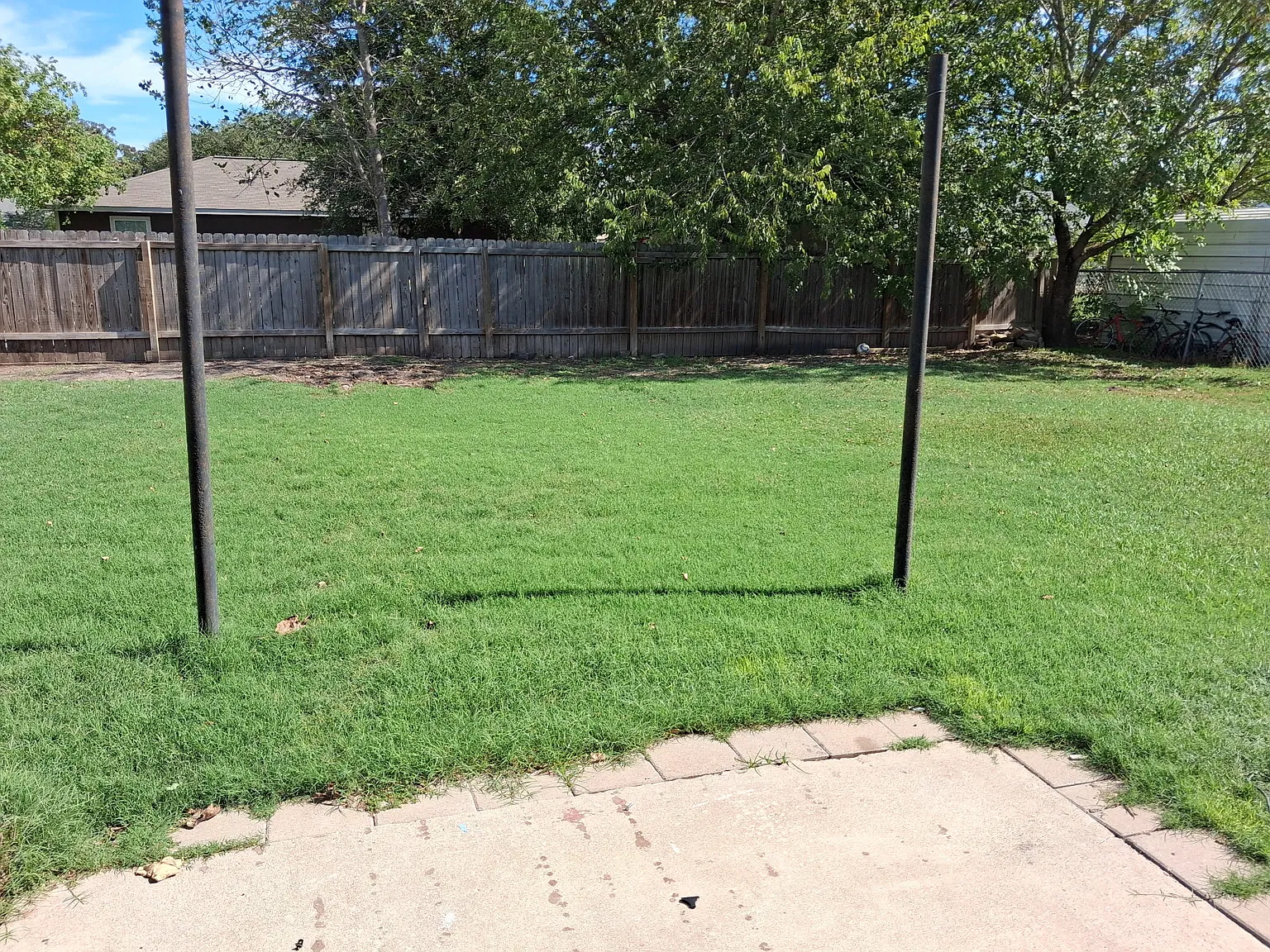 3 bed, 1325 sqft, $1,090 — Photo 2