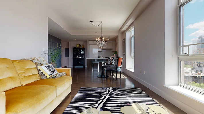 Rented by Bizzarro Agency | media 4