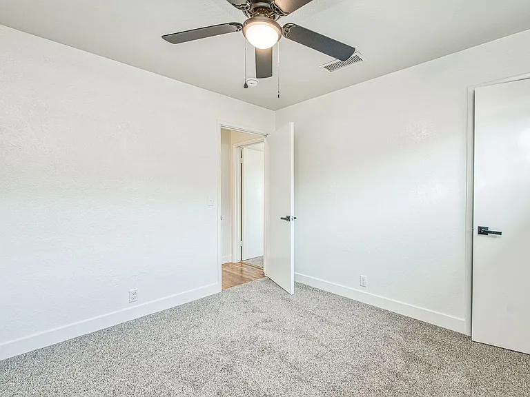 245 Minnewawa Ave #A — Photo 19
