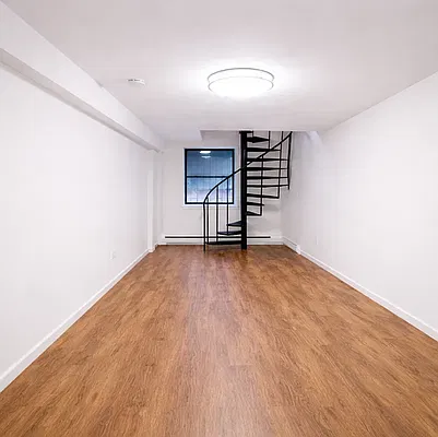 Rented by Manhattan Realty Group | media 9