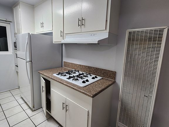5th image of 11311 Hatteras St APT 8