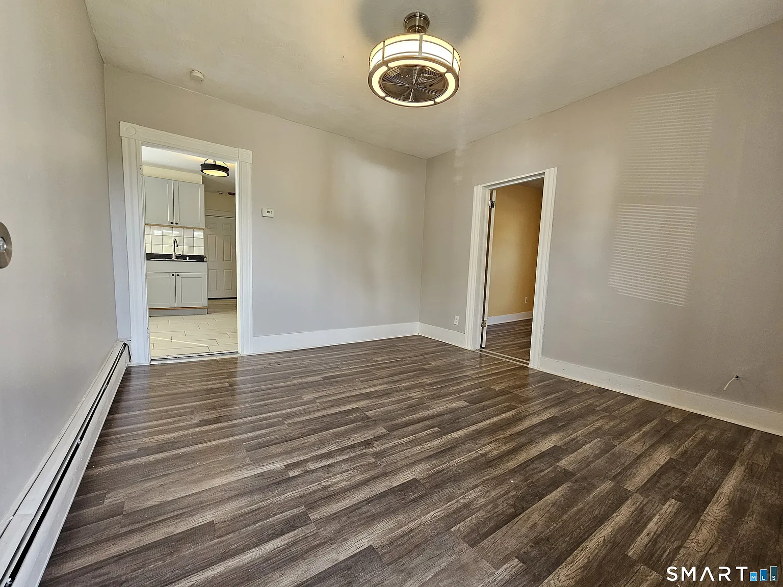 3 bed, 1.0 bath, 2597 sqft, $1,800 — Photo 3