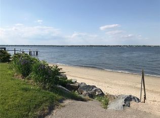 60 Hopkins Ave, Warwick, RI 02818