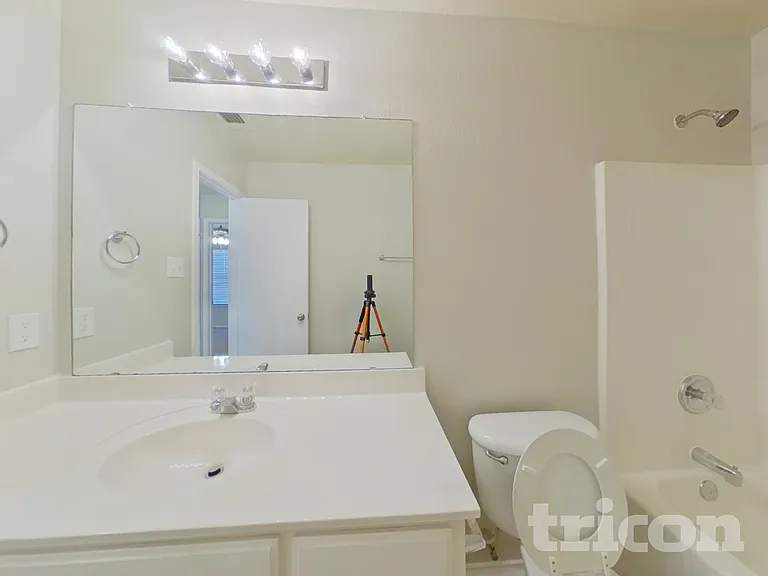 10712 Braemoor Dr — Photo 11