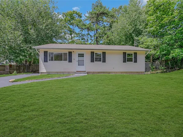 59 Cedar Lane, Medford, NY 11763