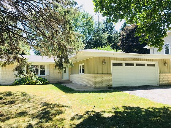 2nd image of 724 Burning Tree Ln