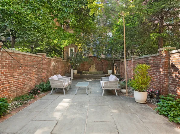 422 East 84th Street image 6 of 23